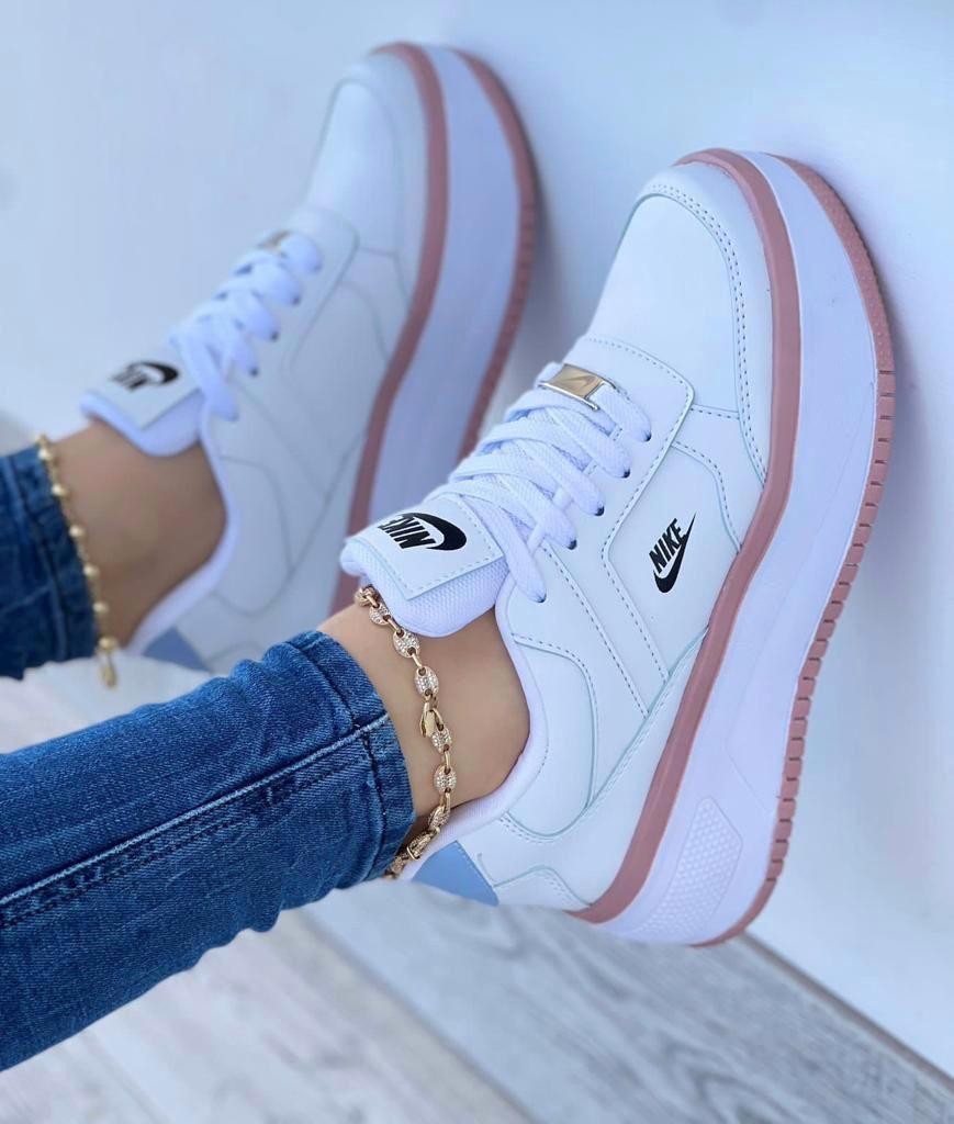 NIKE  DAMA